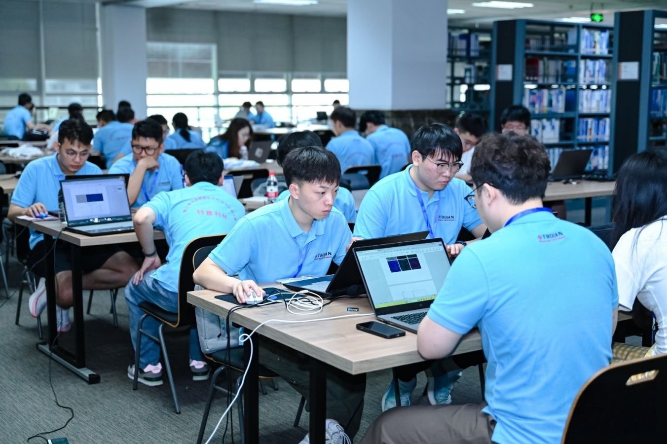 07-4参赛选手比赛中2.jpg