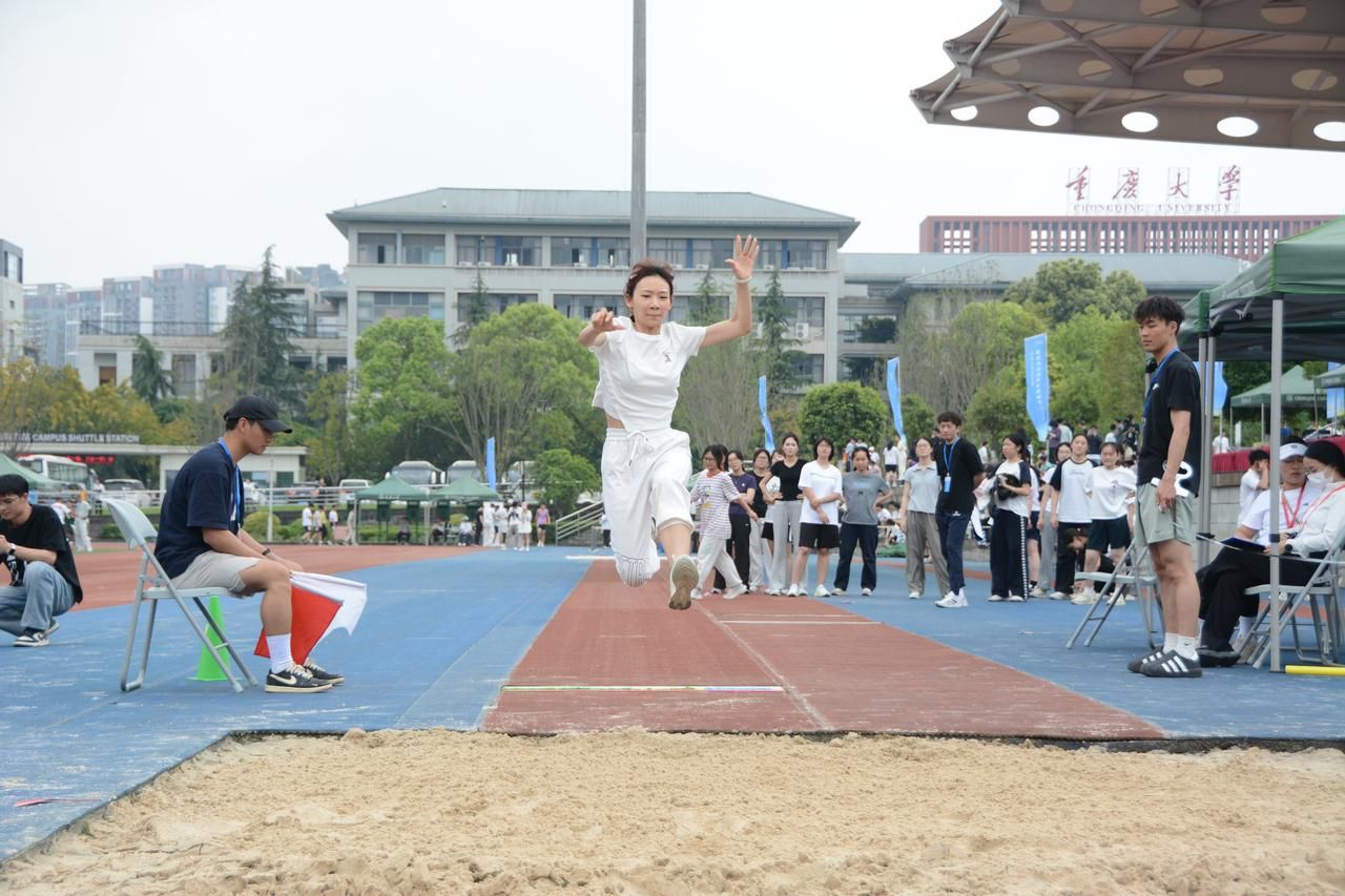 跳远.jpg